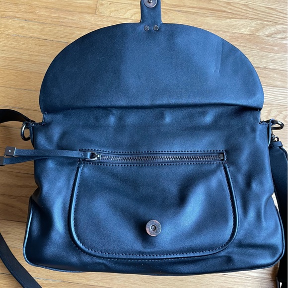 Guess Black Leather Handbag. Great Condition. - Picture 3 of 12